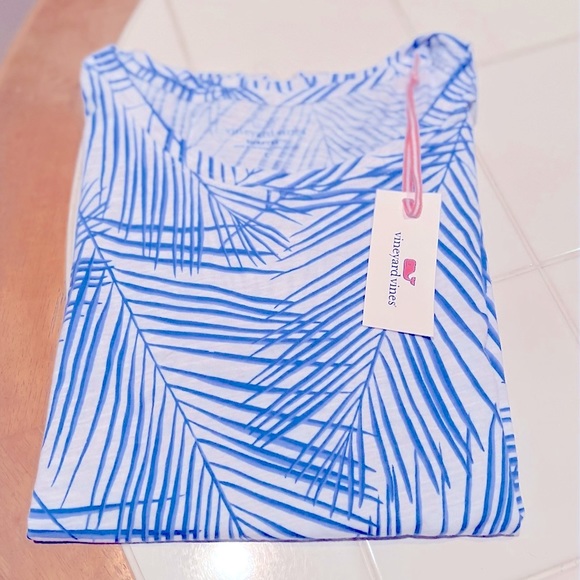 Ladies Vineyard Vines Printed Surf Tee Size Large NWT - Picture 2 of 3
